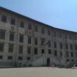 Mooi gebouw in Pisa